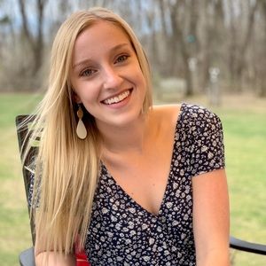 Meet your Posher, Emily